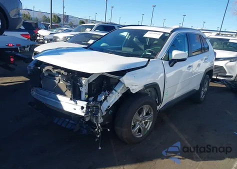 2022 Toyota Rav4 Xle z USA, uszkodzony, nr VIN 2T3W1RFV4NC196608